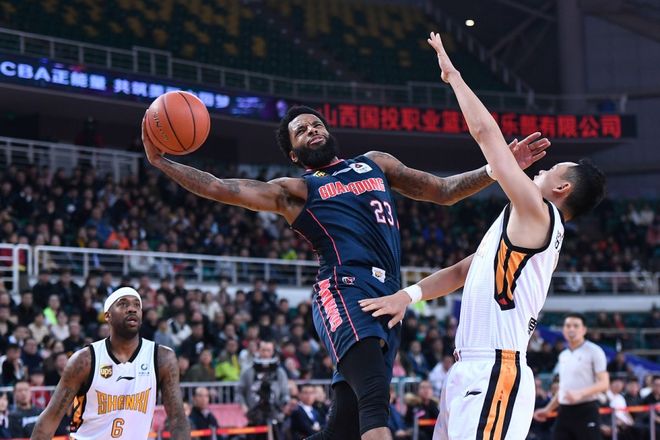 南宫平台 -关于广东宏远内部会议纪要流出：今夜战术微调，欧冠使命明确，年轻球员获得机会的信息