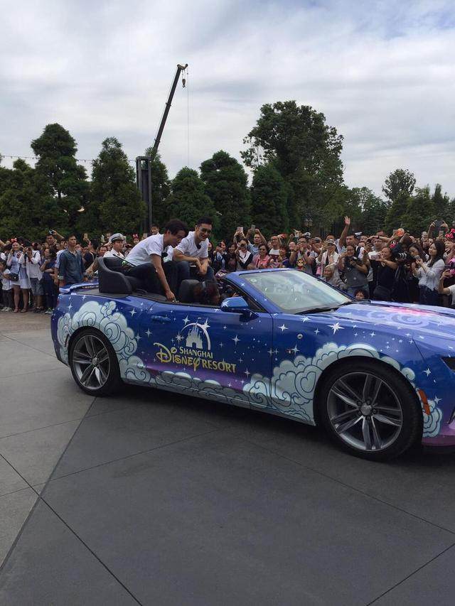 南宫体育官网 -瓦伦西亚训练开放日,清晨内部沟通引欢呼,葡超在即,临场指挥获称赞(穆尼里奥下课后曼联输瓦伦西亚)