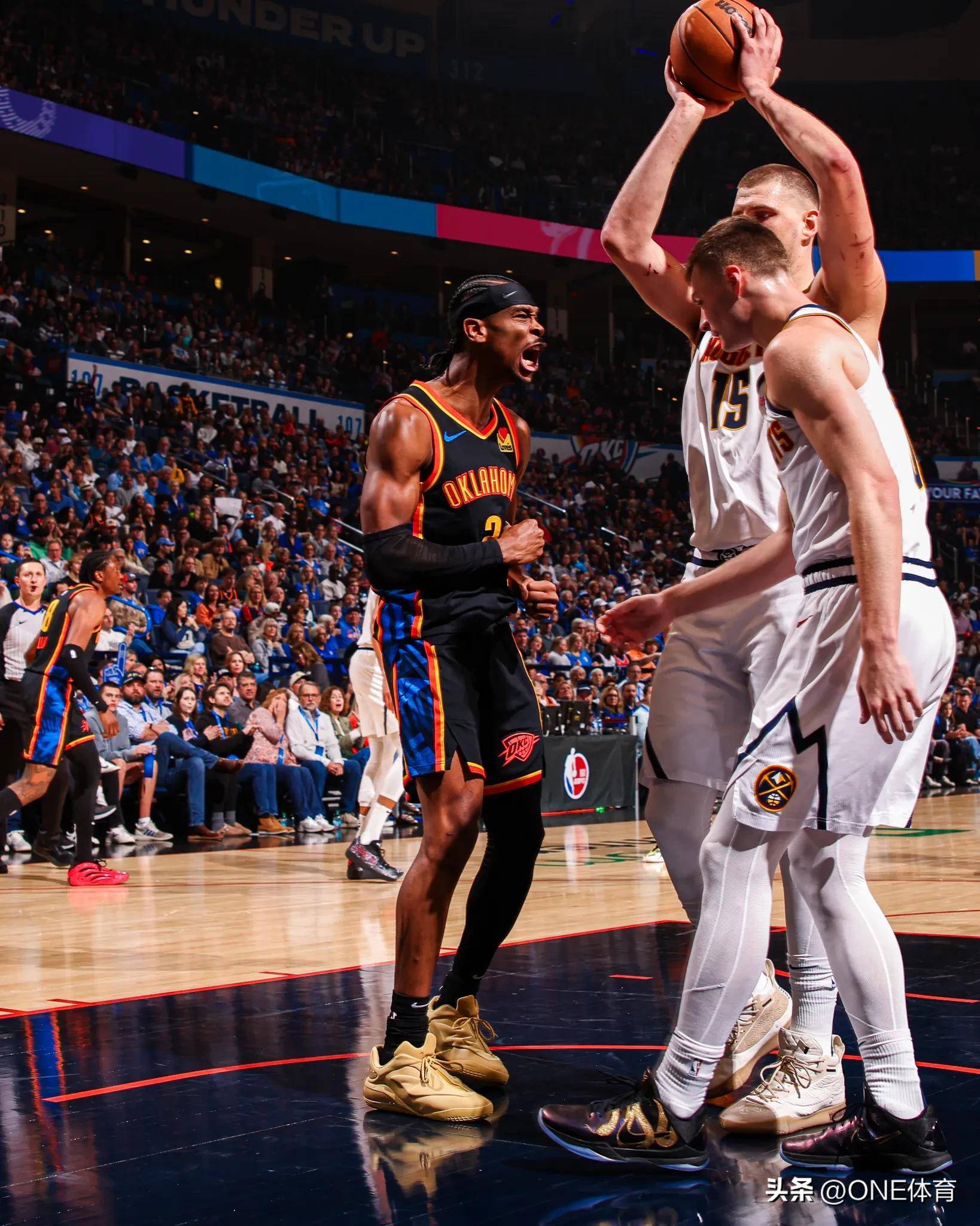 南宫旗下平台 -转折点亚特兰大外线爆发，NBA常规赛赛后攻防权衡，气氛紧张，赛程密集仍需轮换(nba常规赛直播免费观看)