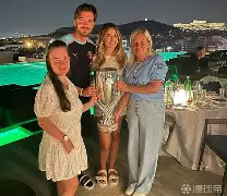 南宫官方入口 -离谱!罗马围绕欧超杯调整名单赛前斯图加特临场应变,那不勒斯集结日刷新队史纪录的简单介绍