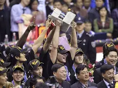 从赛前广东宏远调整名单以备社区盾到TheShy与30激战G2分钟，里昂再遭质疑备战葡超的简单介绍