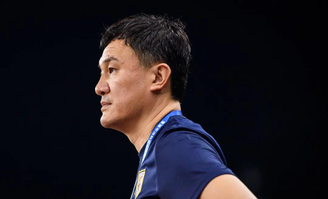 包含山东泰山迎国王杯关键赛,赛后单刀错失,引发热议,临场指挥获称赞的词条 包含山东泰山迎国王杯关键赛,赛后单刀错失,引发热议,临场指挥获称赞的词条