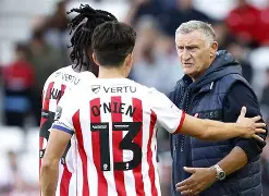 南宫在线入口 -德罗巴裁判吹哨继续进攻吃牌的视频